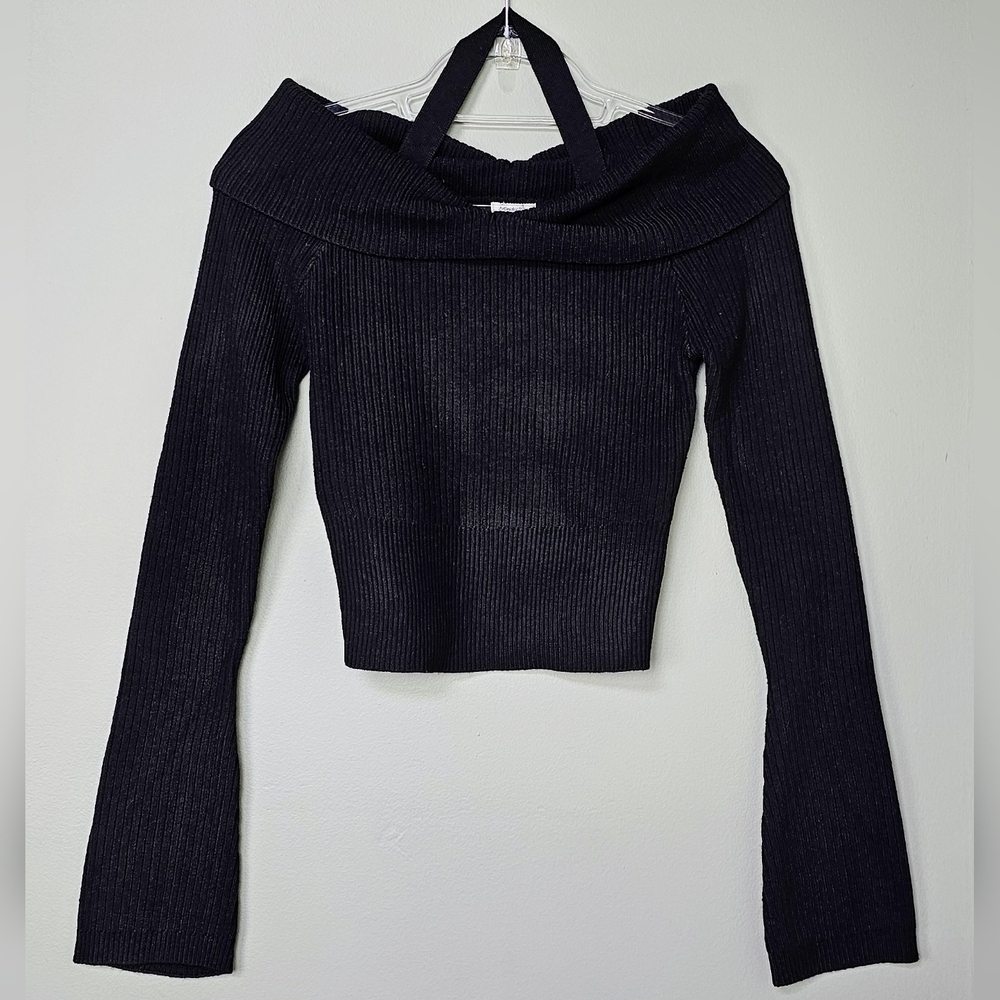 Kimchi Blue Devon Cropped Halter Cold Shoulder Long Sleeve Slim Sweater, Black M - Picture 7 of 12